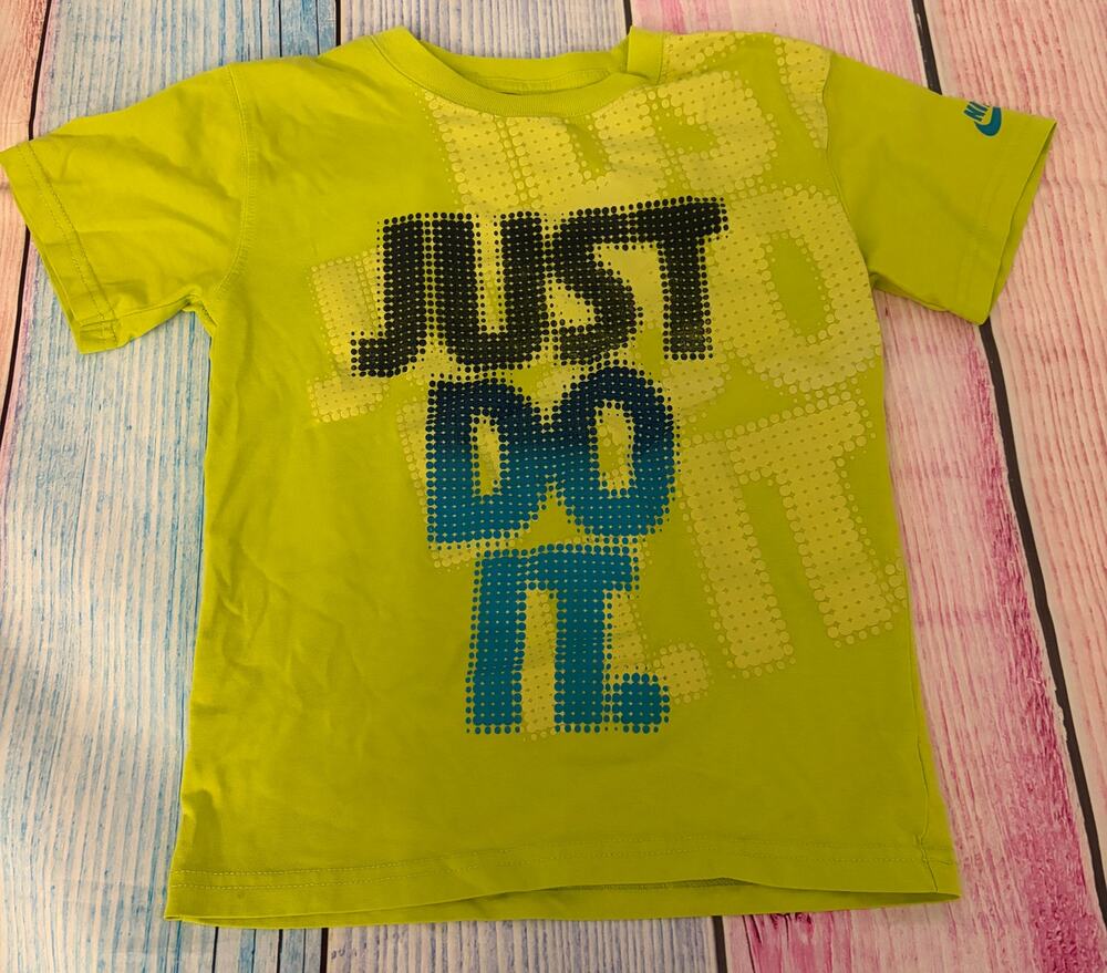 Nike Just Do It Tee – Boys Size 6